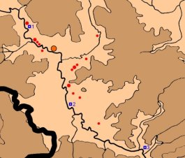 Zjednodušená mapa okolí vodní nádrže Lipno s původním průběhem toku Vltavy. Modře – městečka Horní Planá (1), Dolní Vltavice (2) a Frymburk (3); červeně – průzkumem objevené mezolitické lokality na severním a východním břehu dnešní vodní nádrže Lipno (podle S. Vencla); oranžově v černém kruhu – lokalita Hůrka 4 (podle S. Vencla)  