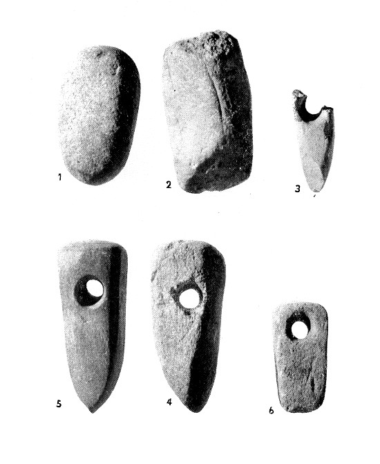 Dívčí Kámen, miniatury kamenných sekeromlatů (podle J. Poláčka)  